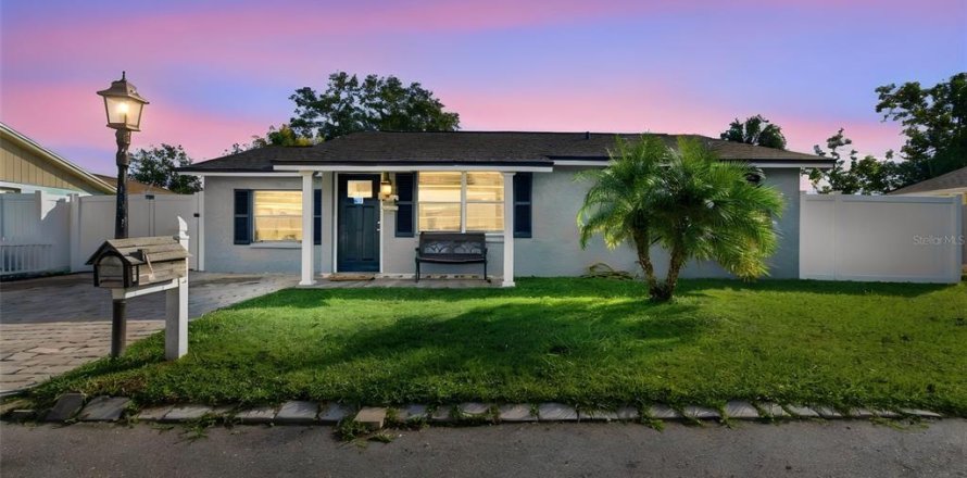 Casa en Tampa, Florida 4 dormitorios, 114.83 m2 № 2428956