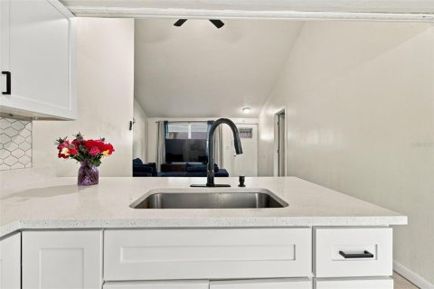 Casa en venta en Tampa, Florida, 4 dormitorios, 114.83 m2 № 2428956 - foto 23