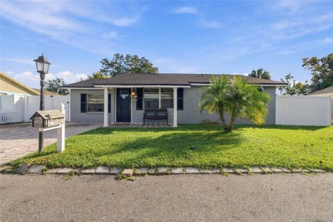 Casa en venta en Tampa, Florida, 4 dormitorios, 114.83 m2 № 2428956 - foto 7