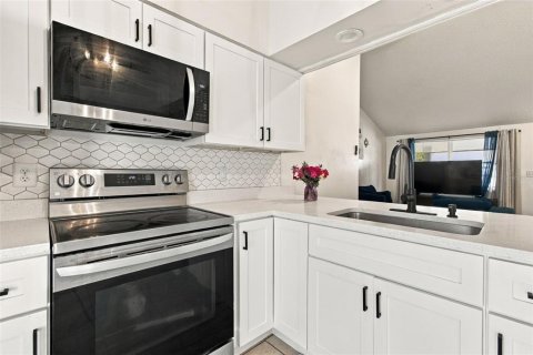 Casa en venta en Tampa, Florida, 4 dormitorios, 114.83 m2 № 2428956 - foto 22
