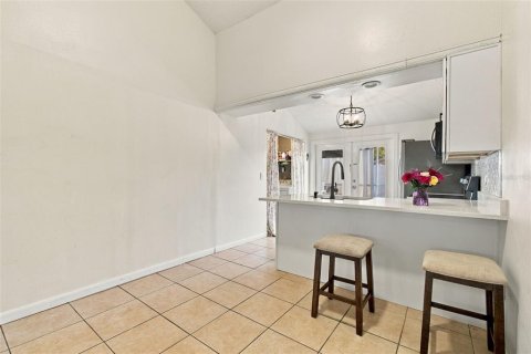 Casa en venta en Tampa, Florida, 4 dormitorios, 114.83 m2 № 2428956 - foto 17
