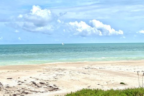 Terreno en venta en Hutchinson Island South, Florida № 684205 - foto 1