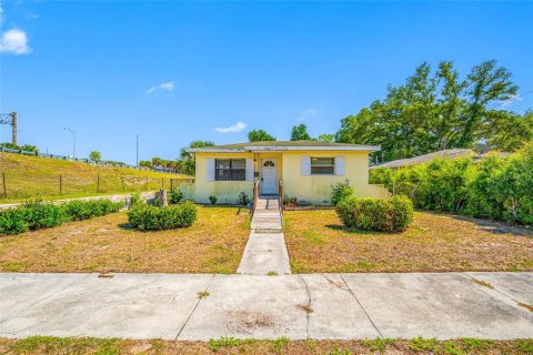Casa en Saint Petersburg, Florida 2 dormitorios, 80.27 m2 № 2097289