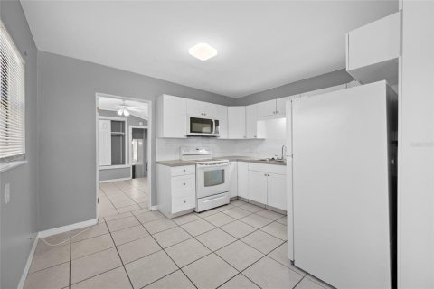 Casa en alquiler en Saint Petersburg, Florida, 2 dormitorios, 80.27 m2 № 2097289 - foto 3