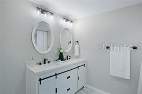 House in Bradenton, Florida 3 bedrooms, 110.93 sq.m. № 2213211 - photo 12