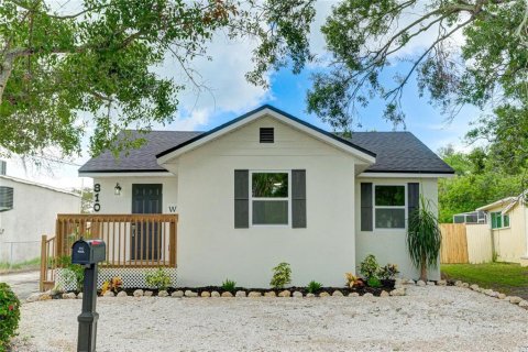 House in Bradenton, Florida 3 bedrooms, 110.93 sq.m. № 2213211