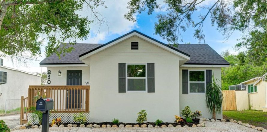 House in Bradenton, Florida 3 bedrooms, 110.93 sq.m. № 2213211