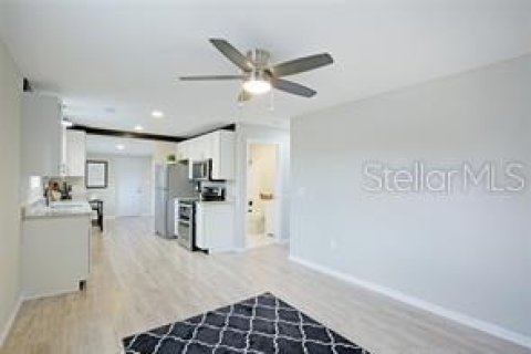 House in Bradenton, Florida 3 bedrooms, 110.93 sq.m. № 2213211 - photo 4