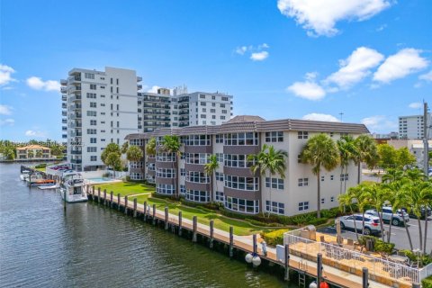 Condo in Fort Lauderdale, Florida, 2 bedrooms  № 2050842