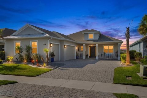 House in Daytona Beach, Florida 3 bedrooms, 186.73 sq.m. № 2221832