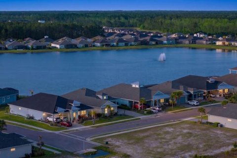 Casa en venta en Daytona Beach, Florida, 3 dormitorios, 186.73 m2 № 2221832 - foto 4
