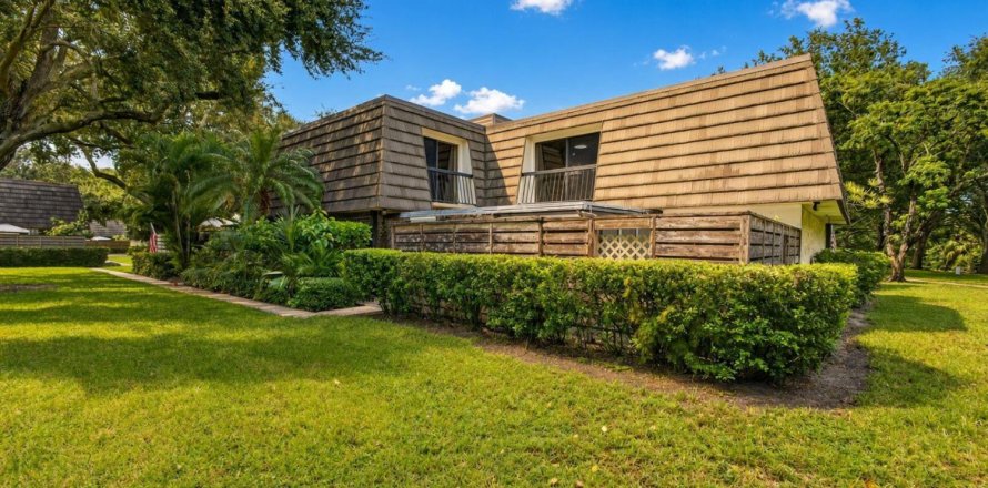 Townhouse in Palm Beach Gardens, Florida 3 bedrooms, 138.24 sq.m. № 2399732