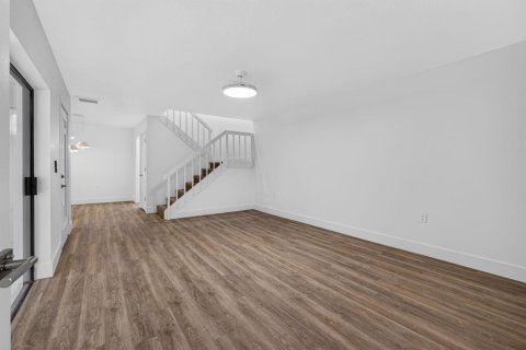 Townhouse in Palm Beach Gardens, Florida 3 bedrooms, 138.24 sq.m. № 2399732 - photo 17