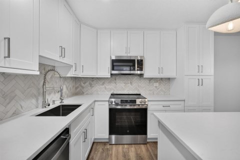 Townhouse in Palm Beach Gardens, Florida 3 bedrooms, 138.24 sq.m. № 2399732 - photo 24