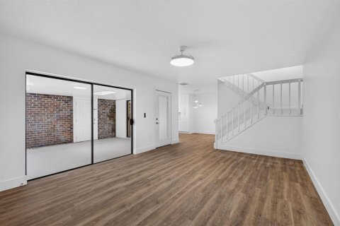Townhouse in Palm Beach Gardens, Florida 3 bedrooms, 138.24 sq.m. № 2399732 - photo 18