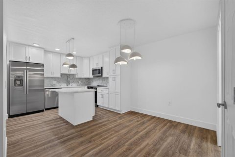 Townhouse in Palm Beach Gardens, Florida 3 bedrooms, 138.24 sq.m. № 2399732 - photo 19