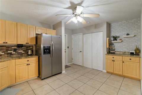 House in Port Charlotte, Florida 3 bedrooms, 211.54 sq.m. № 1914224 - photo 10