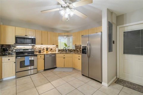 House in Port Charlotte, Florida 3 bedrooms, 211.54 sq.m. № 1914224 - photo 8
