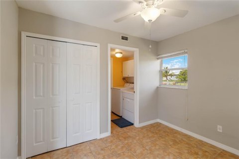 House in Port Charlotte, Florida 3 bedrooms, 211.54 sq.m. № 1914224 - photo 16