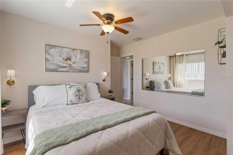 House in Port Charlotte, Florida 3 bedrooms, 211.54 sq.m. № 1914224 - photo 22