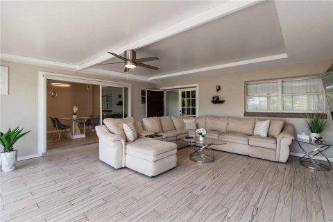 House in Port Charlotte, Florida 3 bedrooms, 211.54 sq.m. № 1914224 - photo 6