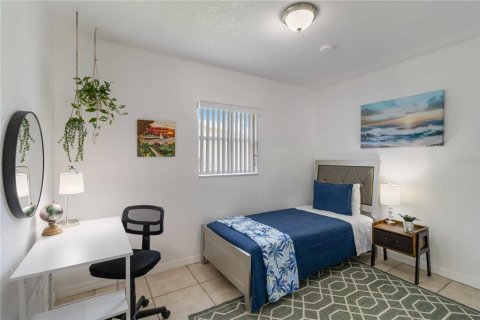 House in Port Charlotte, Florida 3 bedrooms, 211.54 sq.m. № 1914224 - photo 26