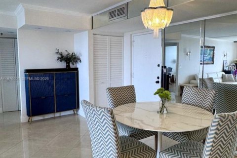 Condo in Sunny Isles Beach, Florida, 1 bedroom  № 2040521 - photo 2