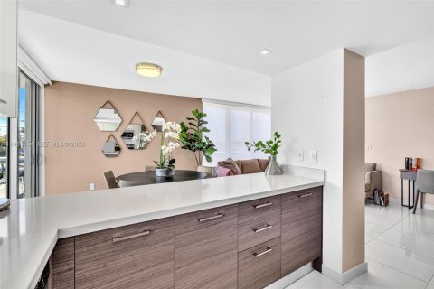 Copropriété à louer à Bay Harbor Islands, Floride: 2 chambres, 106.84 m2 № 2029636 - photo 21