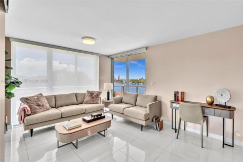 Copropriété à louer à Bay Harbor Islands, Floride: 2 chambres, 106.84 m2 № 2029636 - photo 7