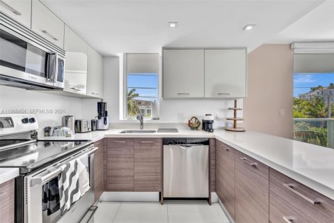 Copropriété à louer à Bay Harbor Islands, Floride: 2 chambres, 106.84 m2 № 2029636 - photo 17