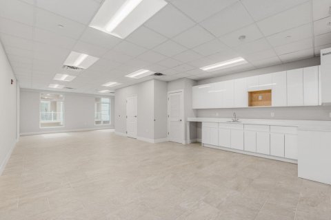Immobilier commercial à vendre à Stuart, Floride № 2177633 - photo 5