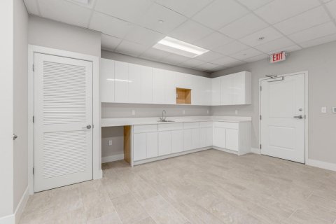 Immobilier commercial à vendre à Stuart, Floride № 2177633 - photo 6