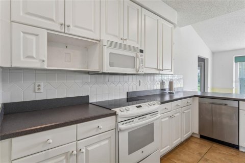 Купить виллу или дом в Сан-Сити-Центр, Флорида 9 комнат, 190.26м2, № 2348285 - фото 17