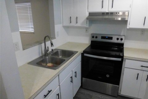 Appartement à louer à New Port Richey, Floride: 2 chambres, 74.69 m2 № 1782937 - photo 6