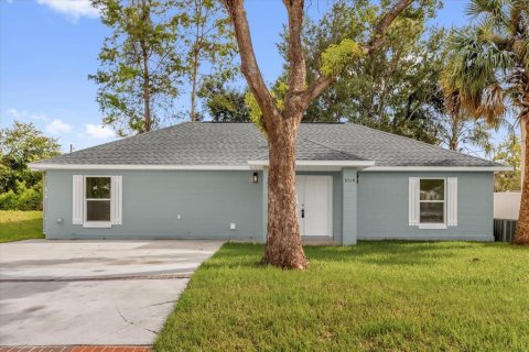 House in Orlando, Florida 3 bedrooms, 135.36 sq.m. № 1911143 - photo 2