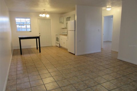 House in Marathon, Florida 2 bedrooms, 72.74 sq.m. № 1670720 - photo 7