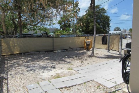 House in Marathon, Florida 2 bedrooms, 72.74 sq.m. № 1670720 - photo 4