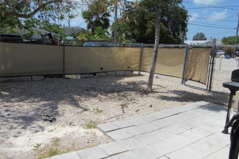 House in Marathon, Florida 2 bedrooms, 72.74 sq.m. № 1670720 - photo 6