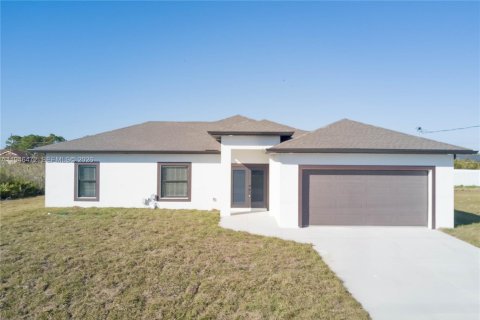 Terreno en venta en Lehigh Acres, Florida № 2088938 - foto 2