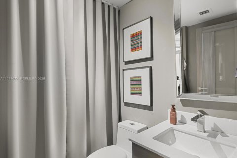 Copropriété à vendre à Miami, Floride: 2 chambres, 118.82 m2 № 1993194 - photo 24