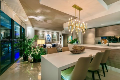 Copropriété à vendre à Miami, Floride: 2 chambres, 118.82 m2 № 1993194 - photo 23
