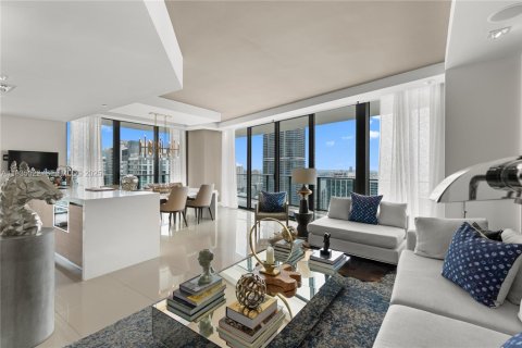Copropriété à vendre à Miami, Floride: 2 chambres, 118.82 m2 № 1993194 - photo 2