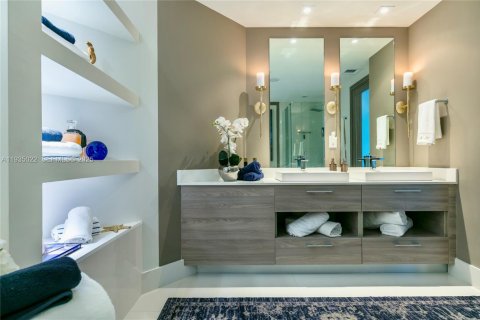 Copropriété à vendre à Miami, Floride: 2 chambres, 118.82 m2 № 1993194 - photo 25