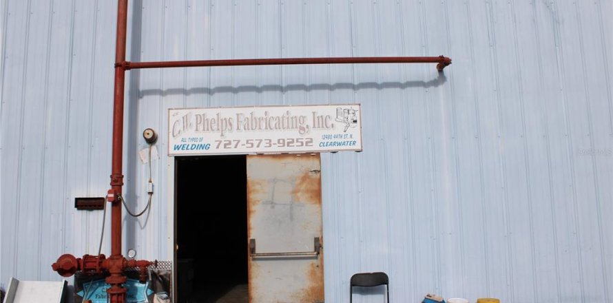 Immobilier commercial à Saint Petersburg, Floride № 923042