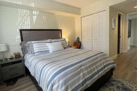 Купить кондоминиум в Форт-Лодердейл, Флорида 2 спальни, 97.92м2, № 2053486 - фото 15