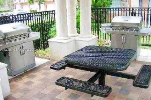 Купить кондоминиум в Форт-Лодердейл, Флорида 2 спальни, 97.92м2, № 2053486 - фото 24