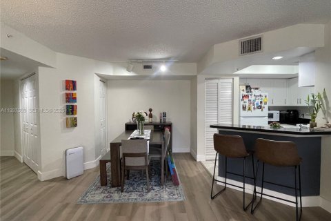 Купить кондоминиум в Форт-Лодердейл, Флорида 2 спальни, 97.92м2, № 2053486 - фото 6