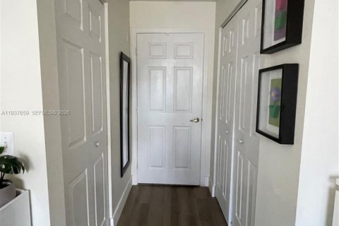 Купить кондоминиум в Форт-Лодердейл, Флорида 2 спальни, 97.92м2, № 2053486 - фото 9