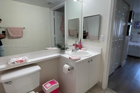 Купить кондоминиум в Форт-Лодердейл, Флорида 2 спальни, 97.92м2, № 2053486 - фото 11