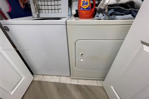 Купить кондоминиум в Форт-Лодердейл, Флорида 2 спальни, 97.92м2, № 2053486 - фото 12